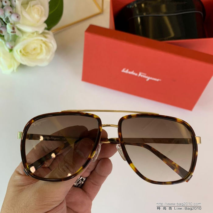 Ferragamo菲拉格慕 2019新款 SF992SK 簡約超百搭 女款太陽鏡  lly1587